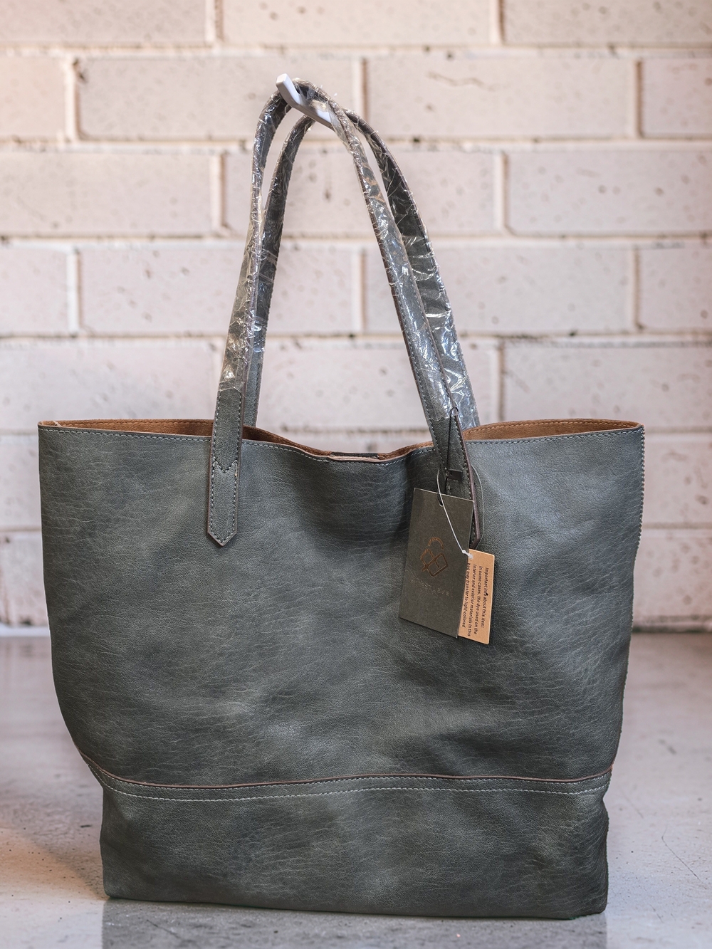NWT Street Level Reversible Faux Leather Tote Bag with Matching Pouch